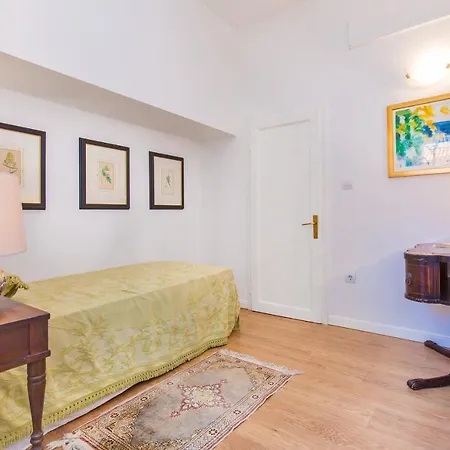 The Steps Old Town Apartment